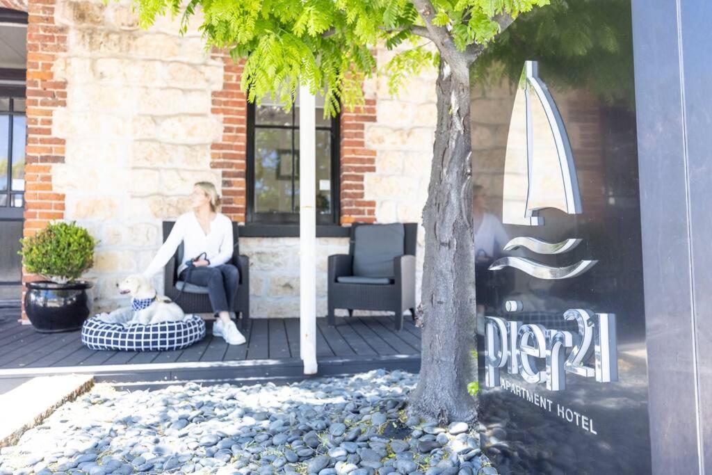 Pier 21 Riverside Apartment Hotel Фриментъл Екстериор снимка